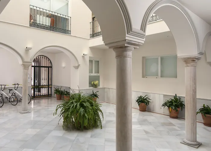 Suites Sevilla Plaza